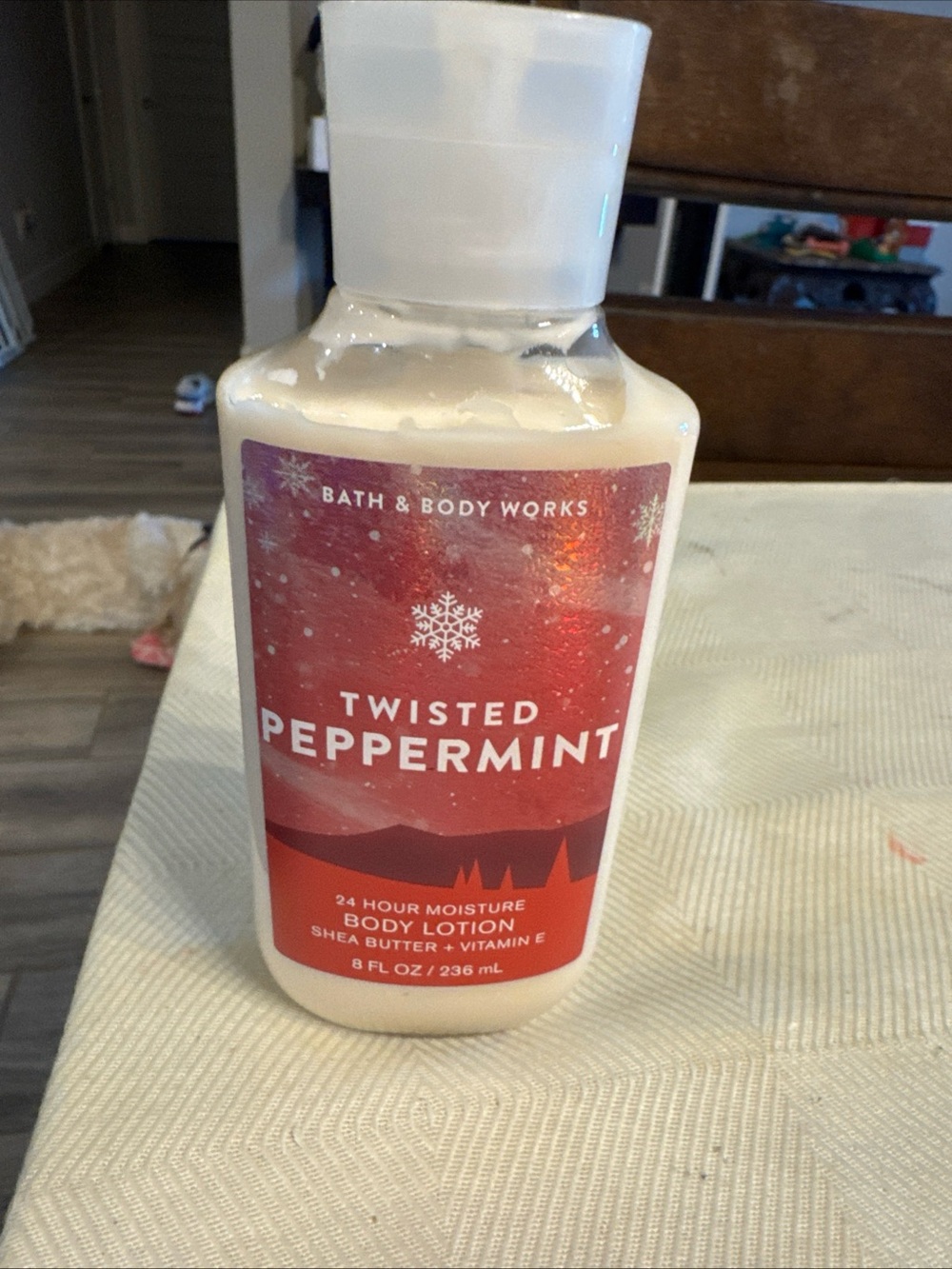 Bath & Body Works Twisted Peppermint Body Lotion - Red